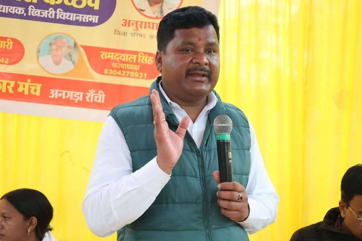 दिव्यांगों को उचित सम्मान व प्रोत्साहन दें : विधायक