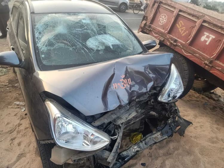 Giridih News: इलाज के लिए देवघर जा रहे बाइक सवार दंपती को कार ने मारी टक्कर, पति की मौत, पत्नी गंभीर
