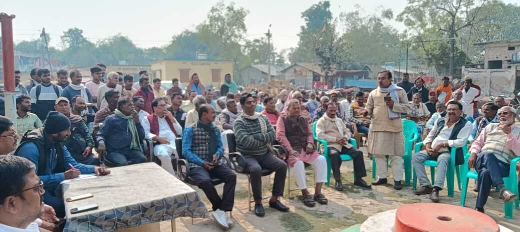 औद्योगिक क्षेत्र विकास के लिए भूमि अधिग्रहण मामले पर जनसुनवाई के दौरान भड़के किसान