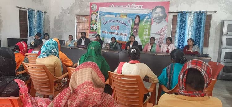 फुटकलटोली में डालसा का विधिक जागरूकता कार्यक्रम