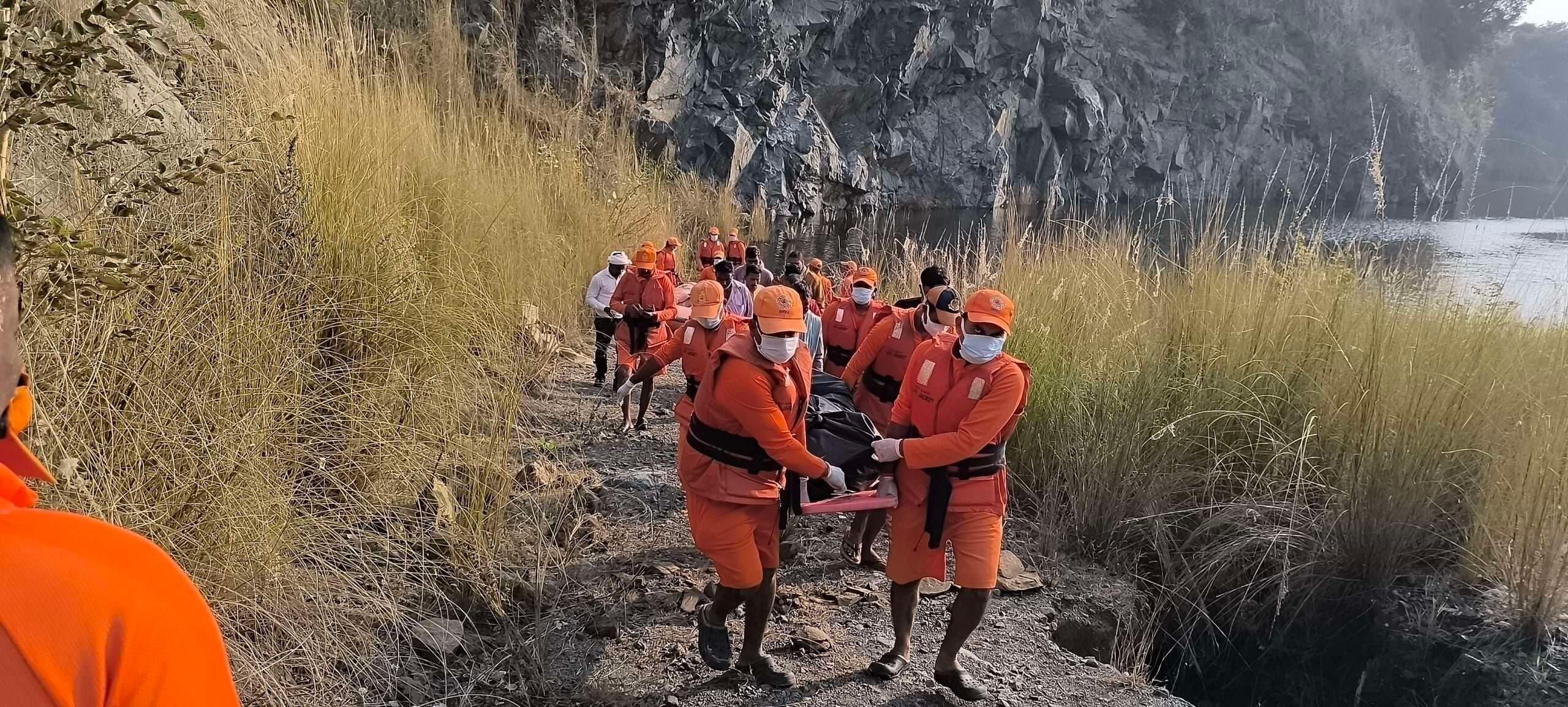 Deoghar news : शव मिलने के तीन दिन बाद खदान से मिला महिला का सिर