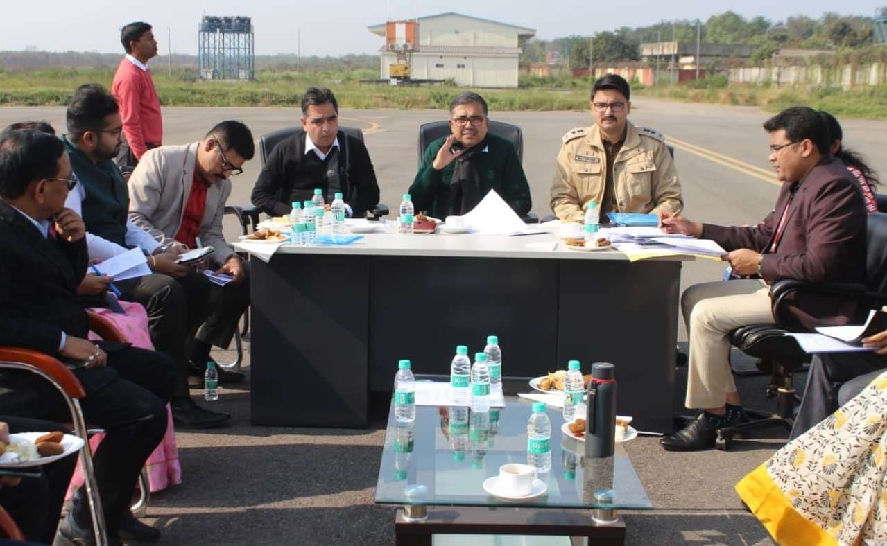 Bokaro News : शीघ्र उड़ान सुनिश्चित करने के लिए समन्वय बना करें कार्य : उपायुक्त