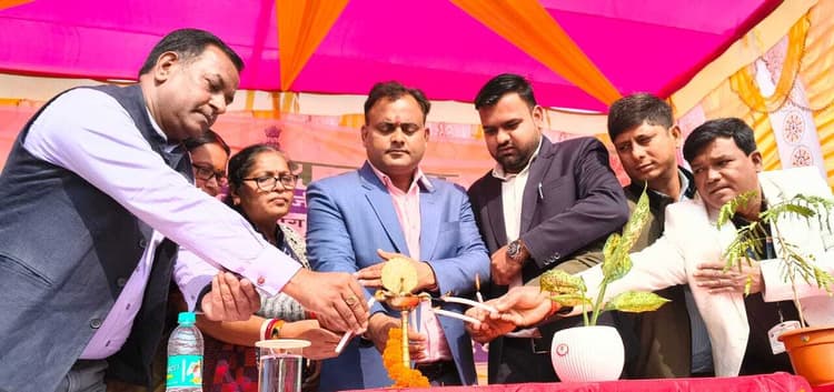 अपने स्कील को पहचानें व प्रशिक्षित होकर रोजगार लें : डीएम