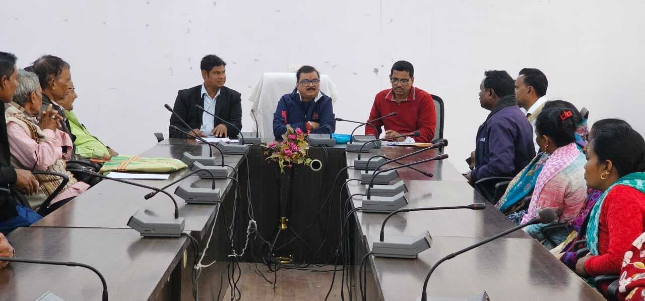 डीलर ज्यादा से ज्यादा लाभुकों में करें अनाज का वितरण : बीडीओ