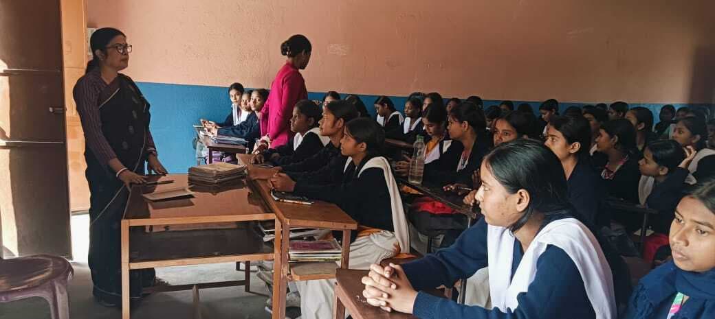 लीगल लिटरेसी क्लब मे चला विधिक जागरुकता अभियान