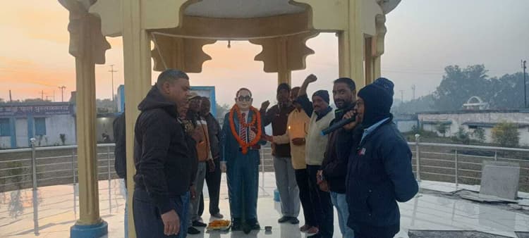 बाबा साहेब के विचारों को जीवंत बनायें