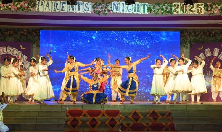 Bokaro News : पैरेंट्स नाइट में हुए कई कार्यक्रम