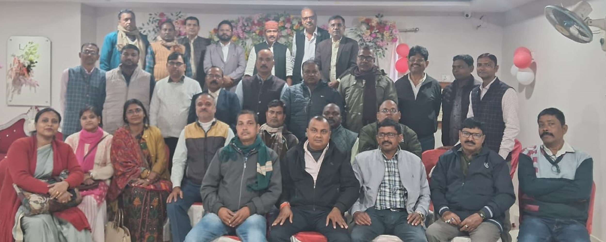 Bokaro News : जैनामोड़ में वित्तरहित शिक्षा कर्मियों की बैठक