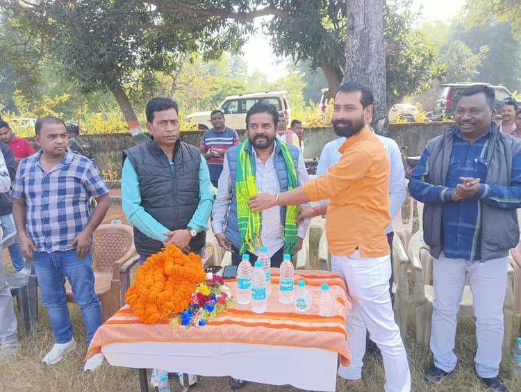 East Singhbhum News : मुढाल हाइस्कूल कैंपस में बनेगा 100 बेड का छात्रावास