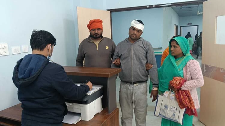 विजयीपुर में बारात में गये युवक पर सड़क किनारे हमला, हालत गंभीर