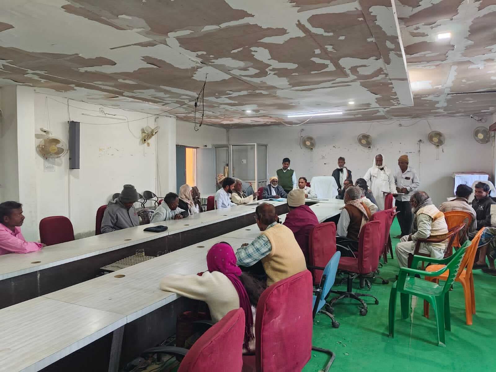 गैरमजरूआ जमीन पर अतिक्रमण करने से रोके : अध्यक्ष