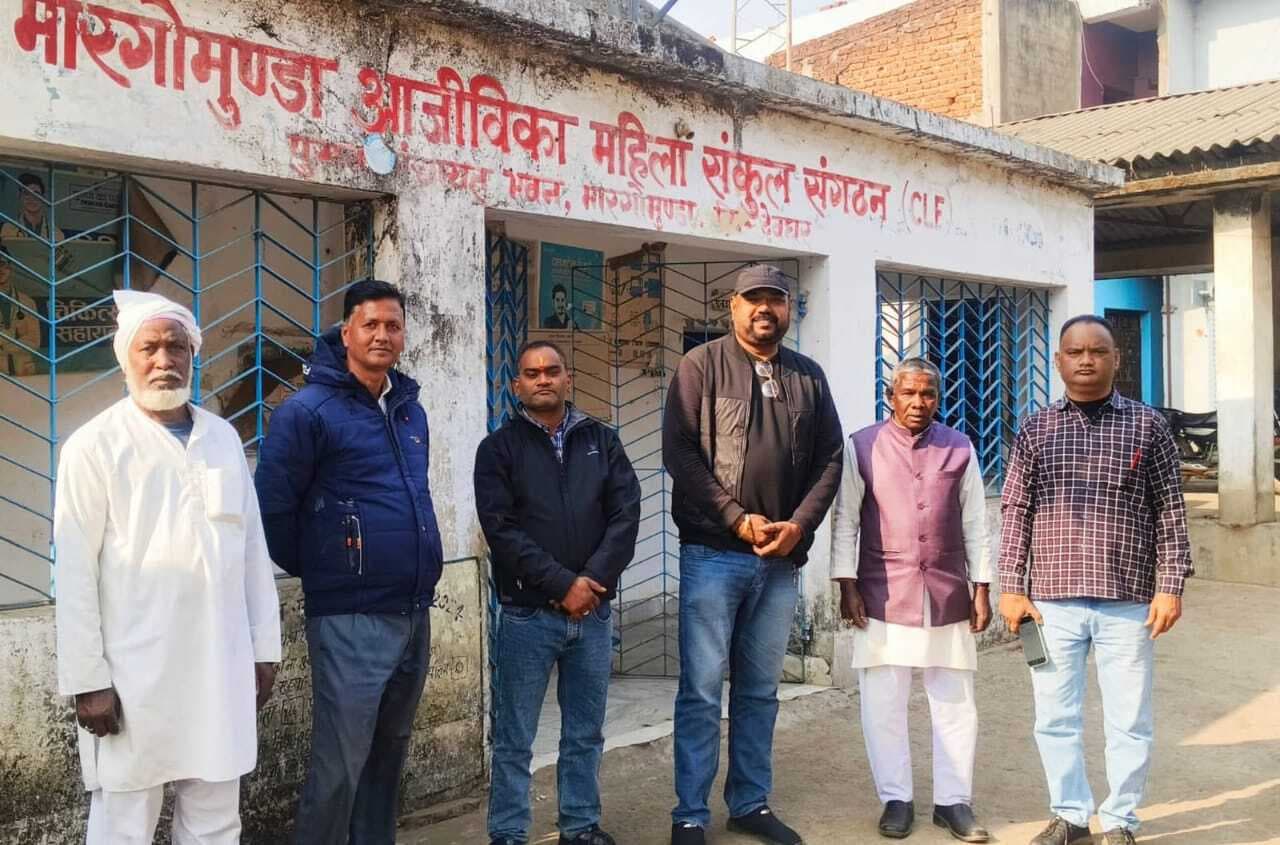 कार्यपालक दंडाधिकारी ने प्रस्तावित पुस्तकालय के लिए किया स्थल चयन