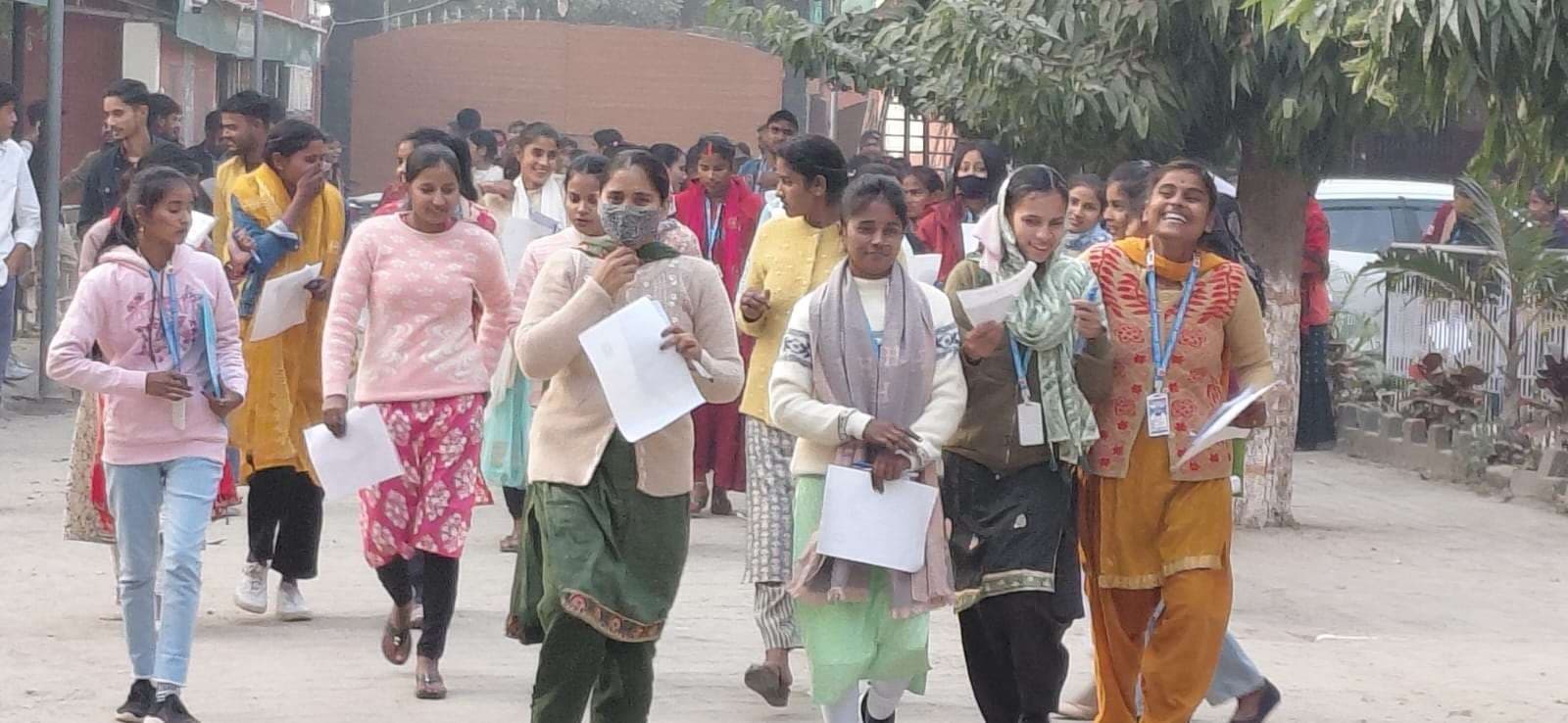 Motihari: स्नातक चतुर्थ सेमेस्टर परीक्षा शुरू, प्रथम दिन शामिल हुए 8301 परीक्षार्थी