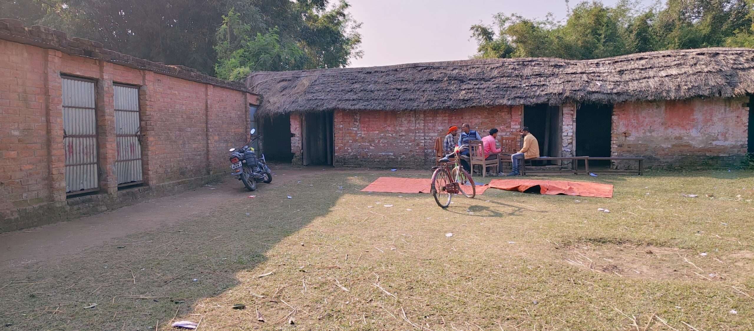 ओडीएफ मुक्त जिले में बिना शौचालय का संचालित हो रहा फेकू लाल प्राथमिक सह मध्य संस्कृत विद्यालय