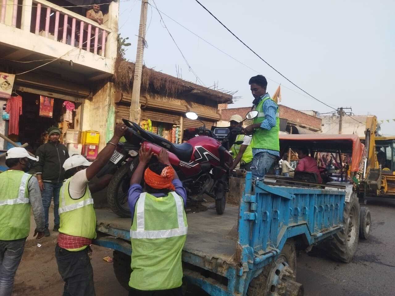 अतिक्रमण के खिलाफ चलाए जा रहे विशेष अभियान के दूसरे दिन भी एक्शन मोड रही प्रशासन
