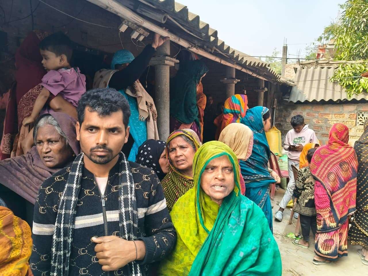 युवक का शव रेलवे ट्रैक से बरामद, परिजनों ने हत्या की जतायी आशंका