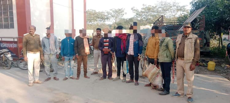 39 लीटर देसी-विदेशी शराब के साथ पांच गिरफ्तार, दो बाइक जब्त