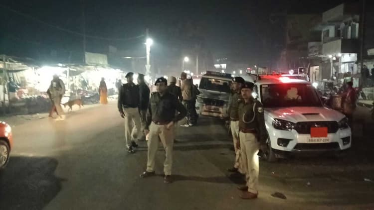 Madhubani News : बाइकर्स गैंग की जांच के लिए एसडीपीओ के नेतृत्व में चला सघन जांच अभियान