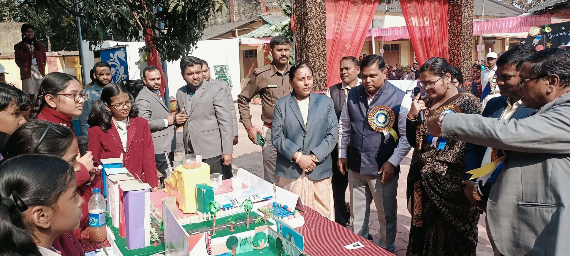 Bokaro News : विज्ञान प्रदर्शनी में बच्चों ने दिखायी प्रतिभा