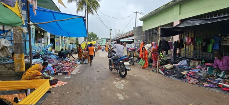 सालमारी सोमवारी राजस्व हाट की जमीन अतिक्रमित