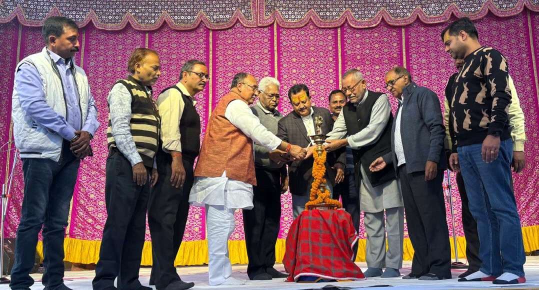 रामकथा का नाट्य रूप प्रस्तुत कर कलाकारों ने मन मोहा