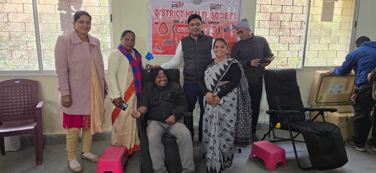 Giridih News :डुमरी के शिविर में संग्रह हुआ 23 यूनिट रक्त