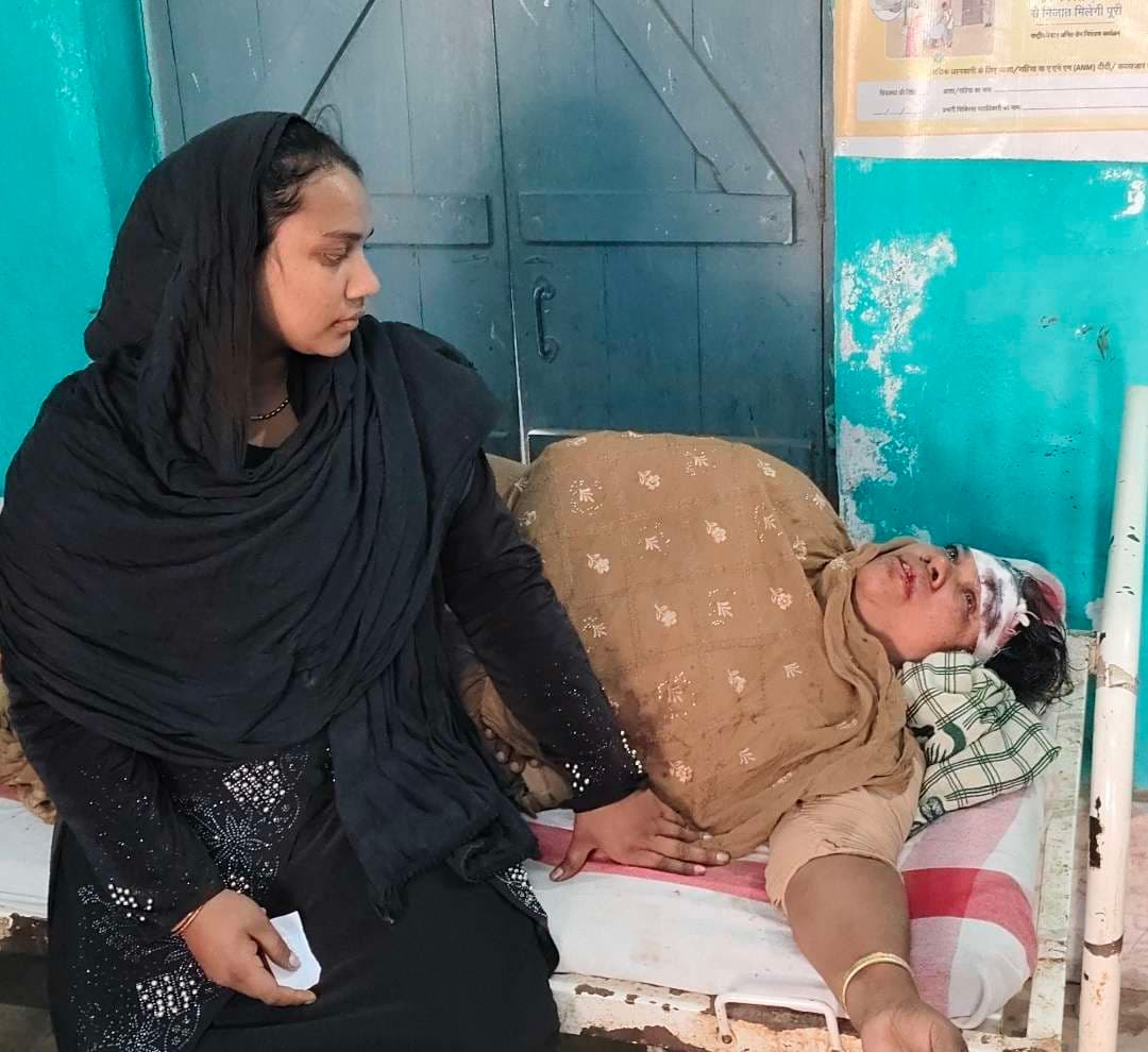 हाइवा की ठोकर से ऑटो पर सवार महिला गंभीर रूप से घायल, रेफर