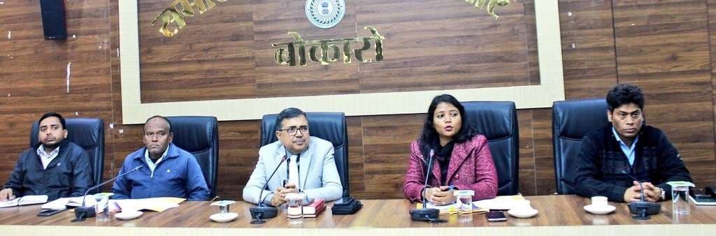 Bokaro News : बिचौलियों के झांसे में ना आएं किसान, क्रय केंद्र पर ही धान की करें बिक्री : उपायुक्त