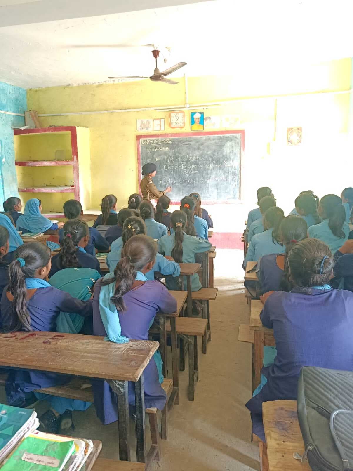 साइबर ठगी व आपातकालीन सहायता प्रणाली को लेकर छात्राओं को किया गया जागरूक