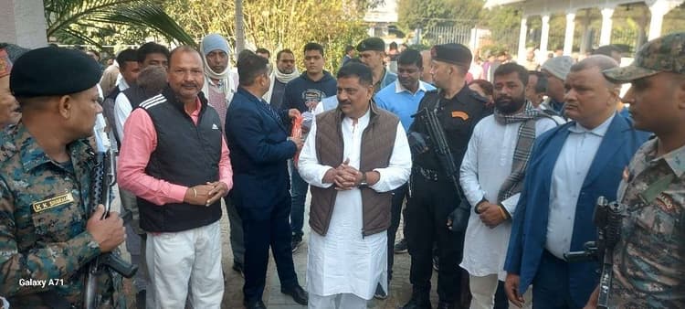 Madhubani News : पांच रुपये शुल्क लेकर जदयू का बनाएं नये सदस्य : सांसद संजय झा