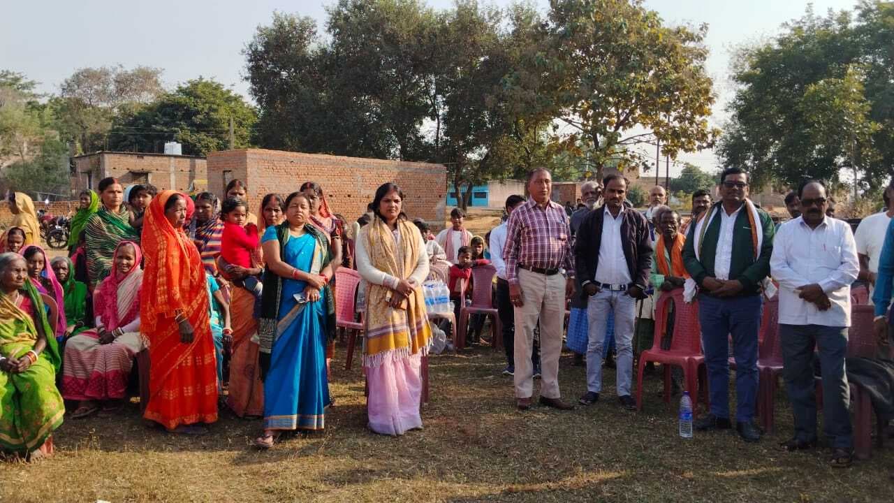 Giridih News :पुलिस से मारपीट मामले के निष्पक्ष जांच की मांग