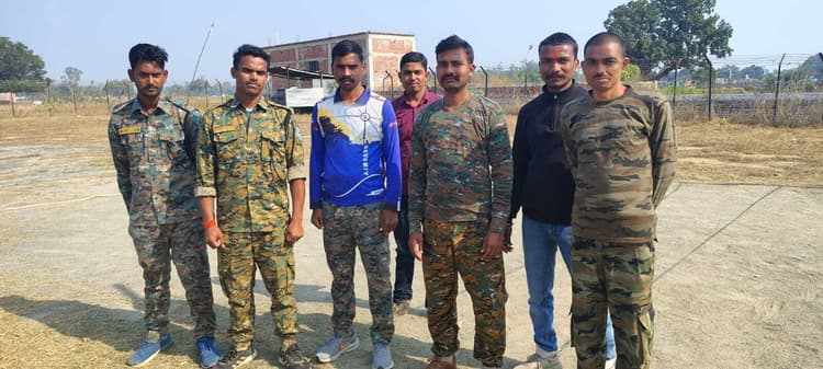 Giridih News :आठ माह से वेतन नहीं मिलने पर नवपदस्थापित चौकीदारों में आक्रोश