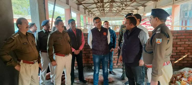 Dhanbad News: लूटकांड के बाद बाजार समिति में कंट्रोल रूम का काम तेज, लगेंगे सोलर सिस्टम