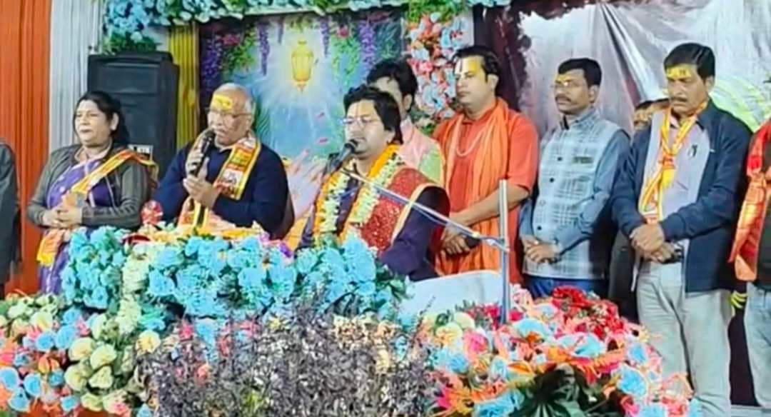 माता-पिता की सेवा से बढ़कर कोई तीर्थ नहीं, प्रेमानंद पीतांबर