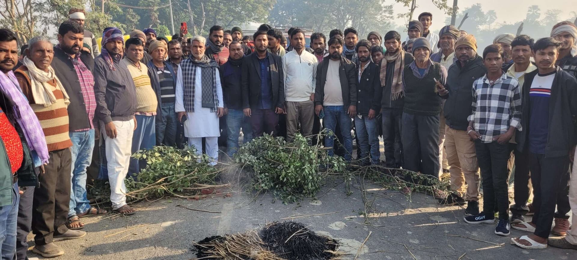 रफ्तार का कहर : तेज रफ्तार की अनियंत्रित बस ने बाइक सवार पिता-पुत्र को कुचला, दोनों की दर्दनाक मौत