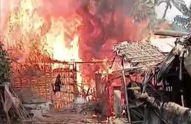 Samastipur News:चूल्हे की चिंगारी से झोपड़ी के घर में लगी भीषण आग