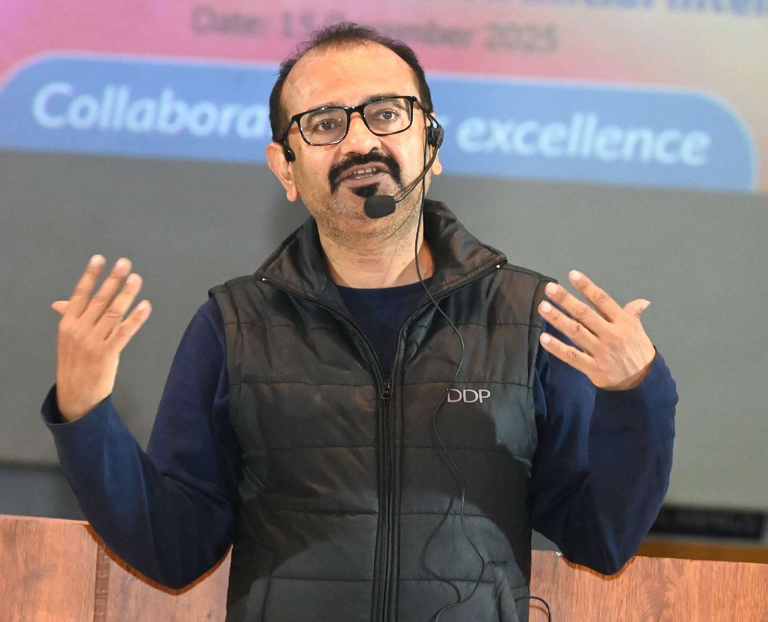 Bokaro News : एआइ साक्षर होकर ही चुनौतियों पर विजय संभव : प्रसून