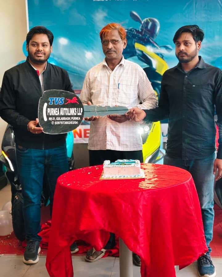 गुलाबबाग शोरूम में टीवीएस की नयी हाइपर स्पोर्ट स्कूटर एनटॉर्क 150 लांच