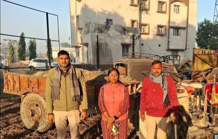 बसमतिया व घूरना में बालू लोड दो ट्रैक्टर जब्त