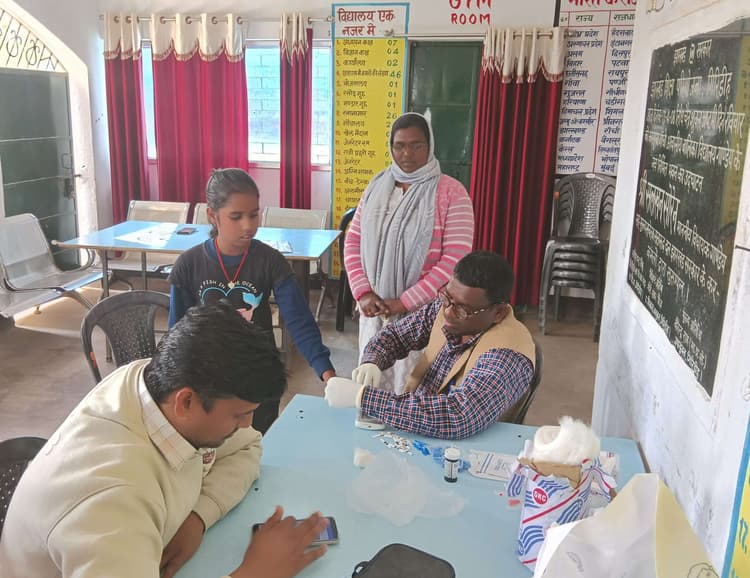 Giridih News: एनीमिया मुक्त झारखंड सप्ताह, कस्तूरबा विद्यालय में शिविर