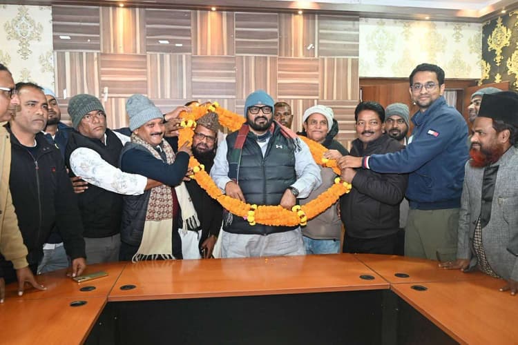 Giridih News: हेमंत सोरेन के नेतृत्व में अल्पसंख्यकों के हर मसले का होगा हल : हफीजुल