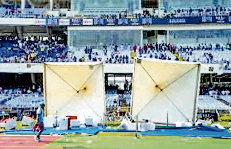 खेल मंत्री का इस्तीफा, डीजीपी को नोटिस, विधाननगर डीसीपी सस्पेंड