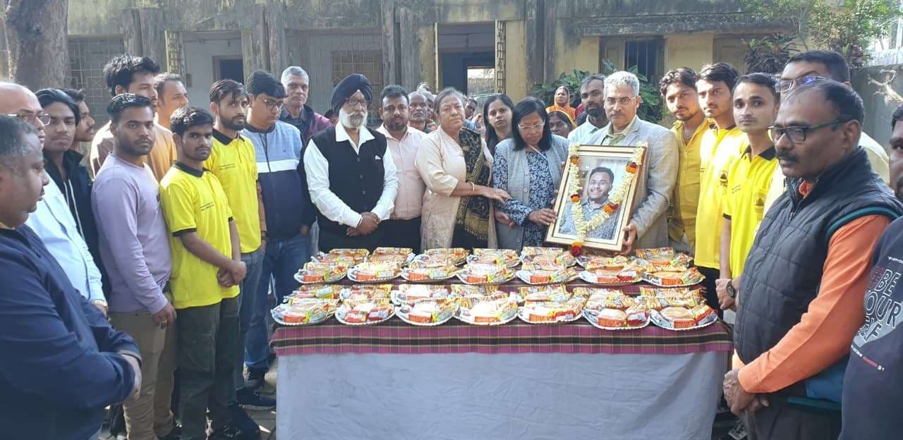 Jamshedpur News : विजय दिवस के अवसर पर अर्षनंदन को दी गयी श्रद्धांजलि