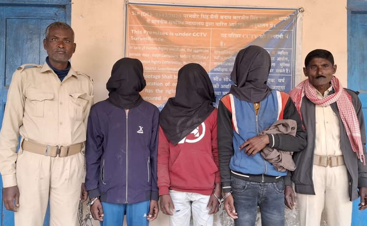 नाबालिग से छेड़खानी व दुष्कर्म के प्रयास में तीन आरोपी गिरफ्तार