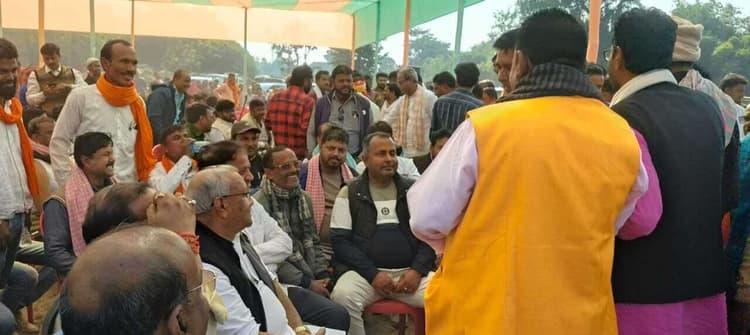 विधायक के माता के अंतिम दर्शन में जुटी भीड़