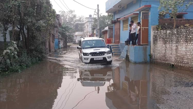 मुख्य नाले को बंद करने से शहर में जलजमाव, संक्रमण का खतरा