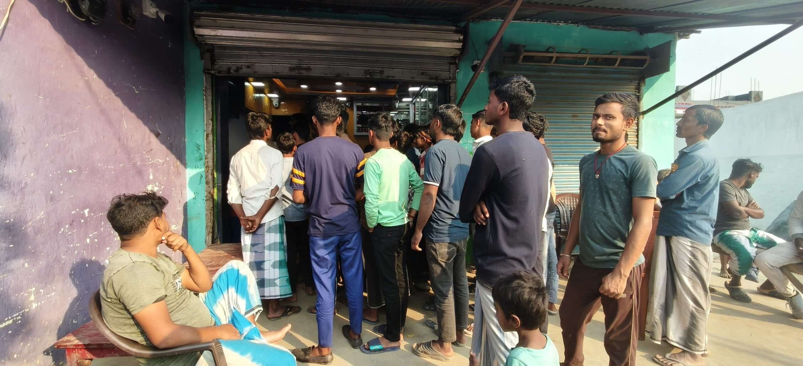 ज्वेलरी दुकान का शटर तोड़कर 18 लाख की चांदी की चोरी