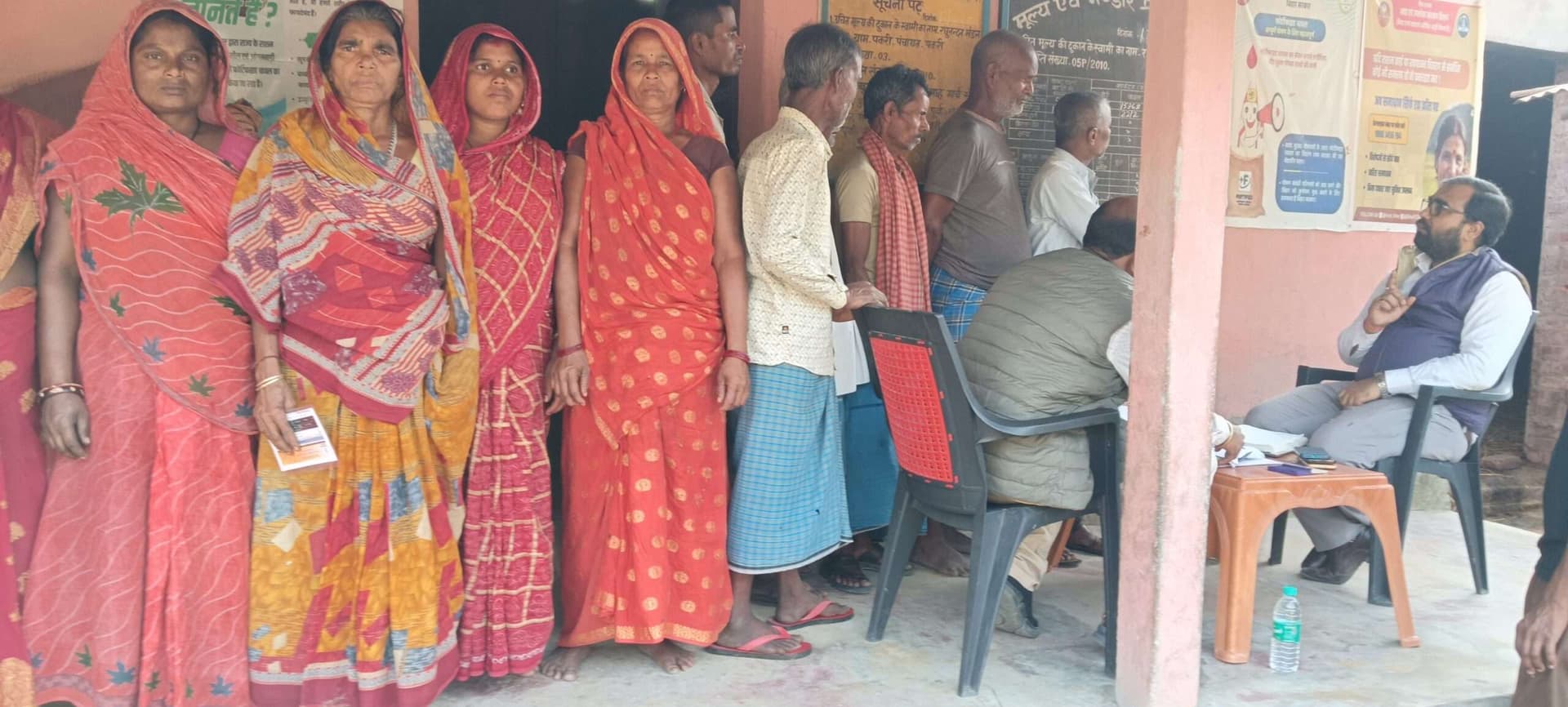 डीआरडीए निदेशक ने की योजनाओं की जांच