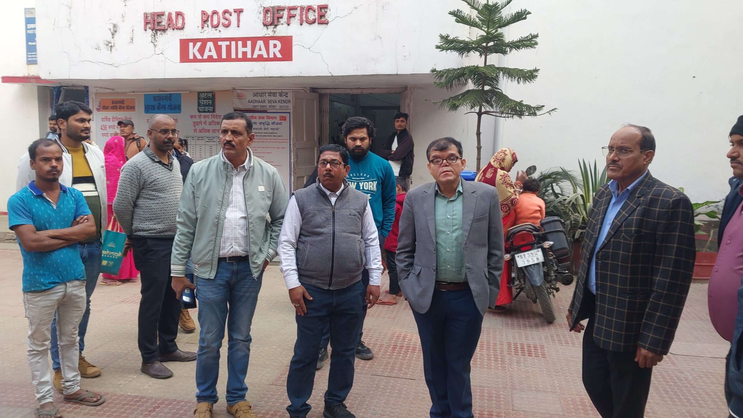 न्यू मार्केट प्रधान डाकघर के बंद एटीएम कराया चालू