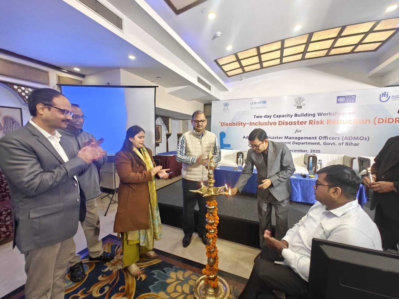 आपदा के समय दिव्यांगों की सहायता का दिया निर्देश